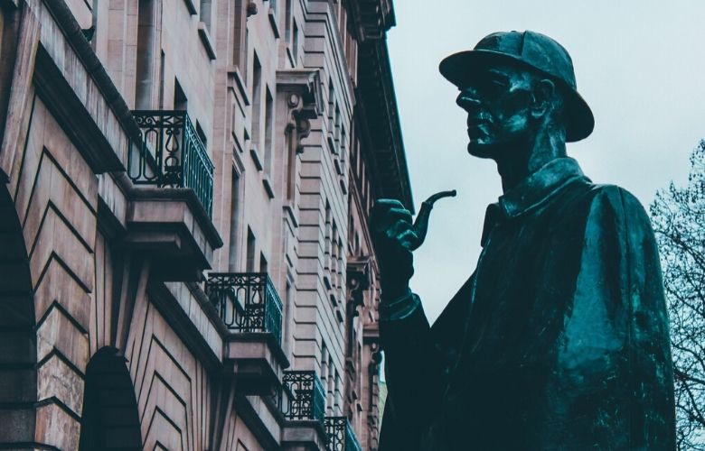 statue of sherlock holmes in london, england