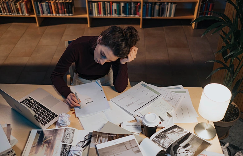 Choosing the appropriate structure and format for a screenplay