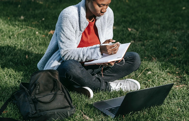 editing and revising a story using online tools